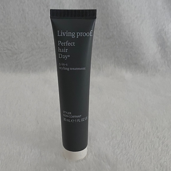 🎉 5 for $25 🎉 Living Proof Perfect Hair Day 5 in 1 Styling Treatment - Picture 1 of 7